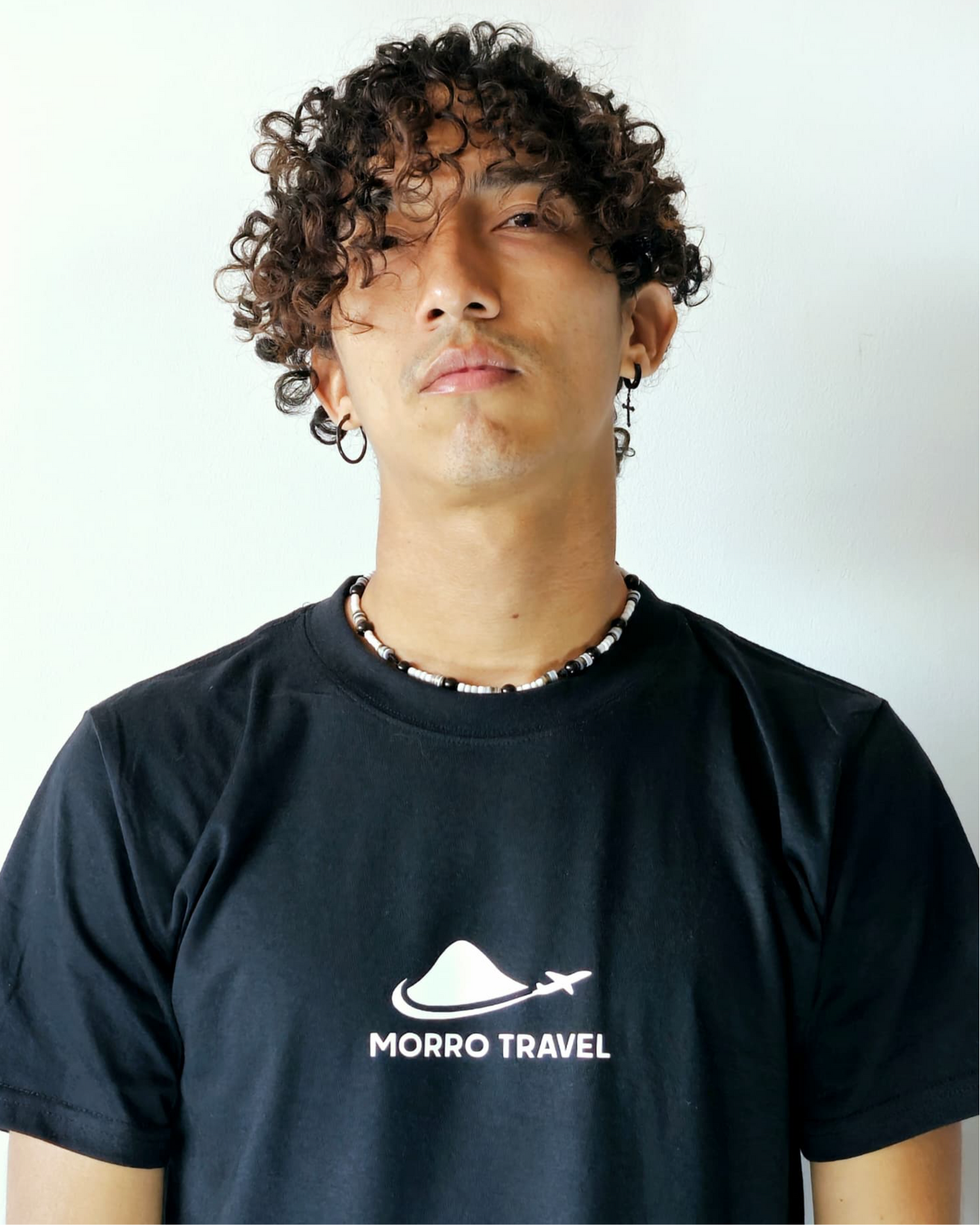 Franela Negra Morro Travel - Estilo que trasciende