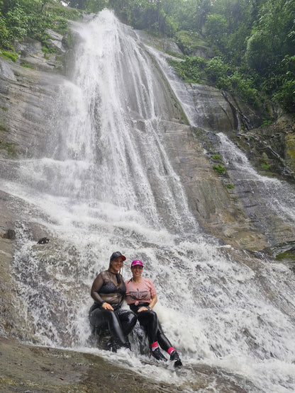 Senderismo a Cascada La Neverita 🏞️